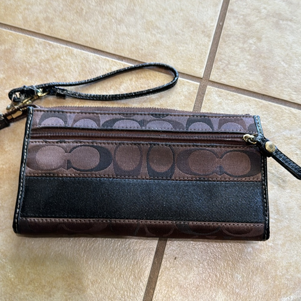 Coach wallet/ satchel - Picture 2 of 4